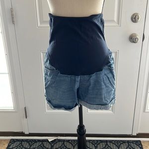 Time and Tru Maternity Shorts